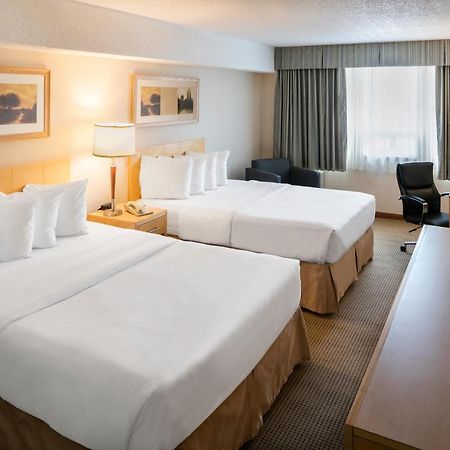 Quality Inn And Suites Montreal East Екстериор снимка