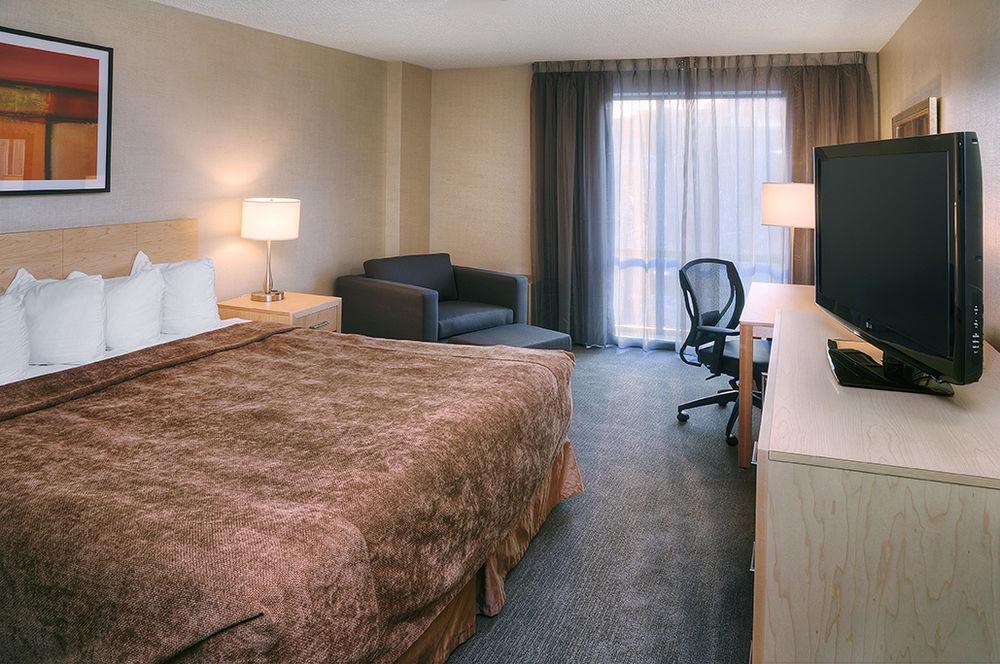 Quality Inn And Suites Montreal East Екстериор снимка