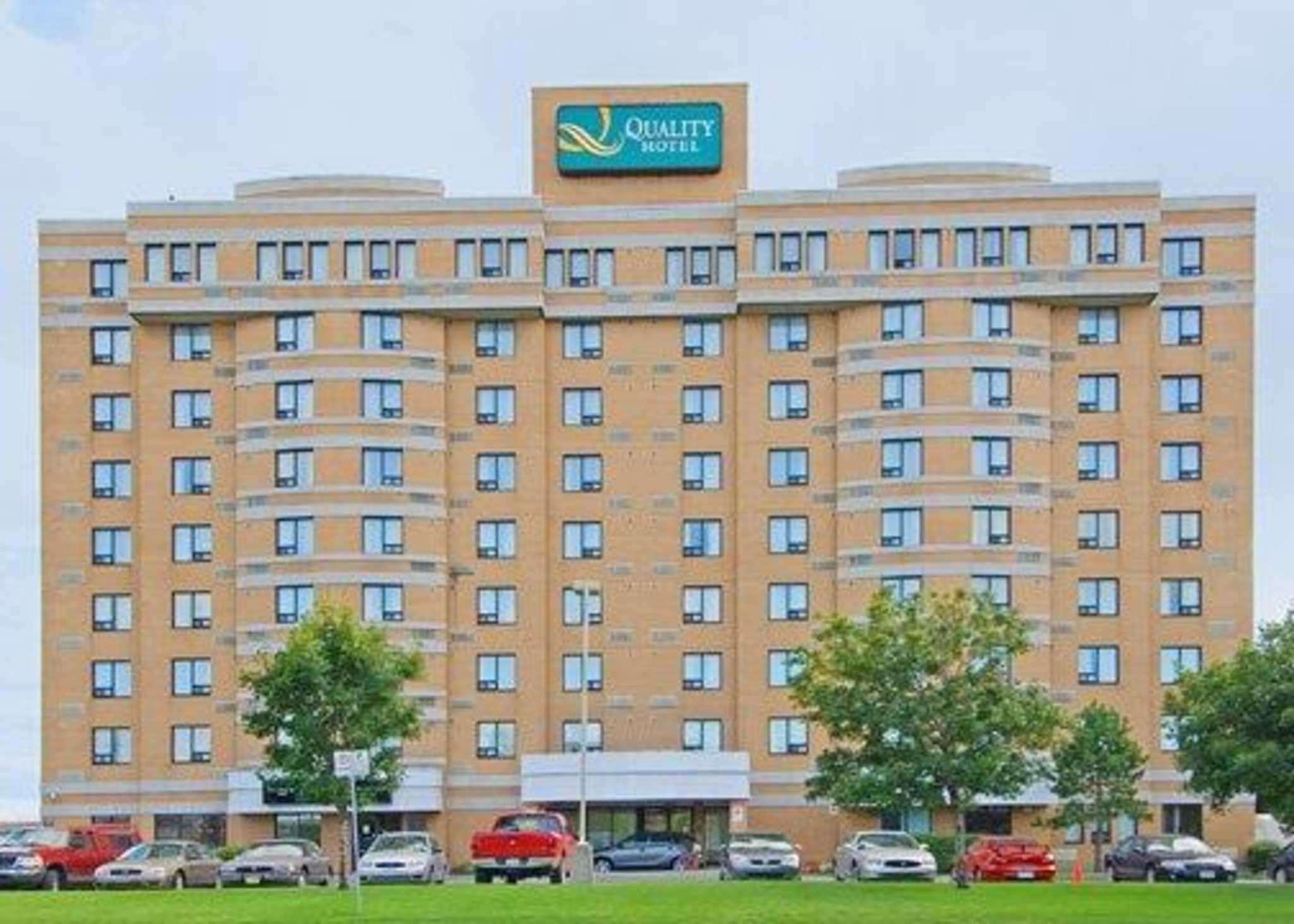 Quality Inn And Suites Montreal East Екстериор снимка