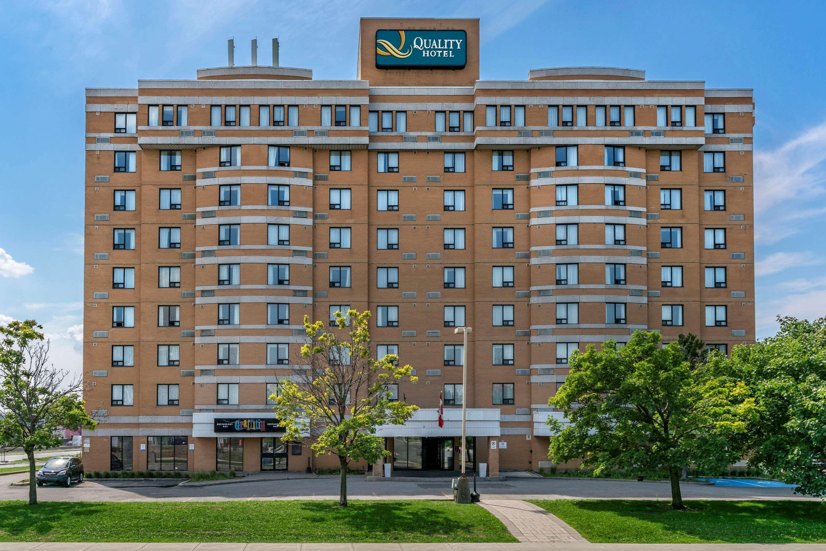 Quality Inn And Suites Montreal East Екстериор снимка